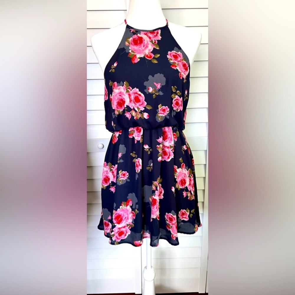 One❣️
Clothing LA Floral Print
Mini Dress